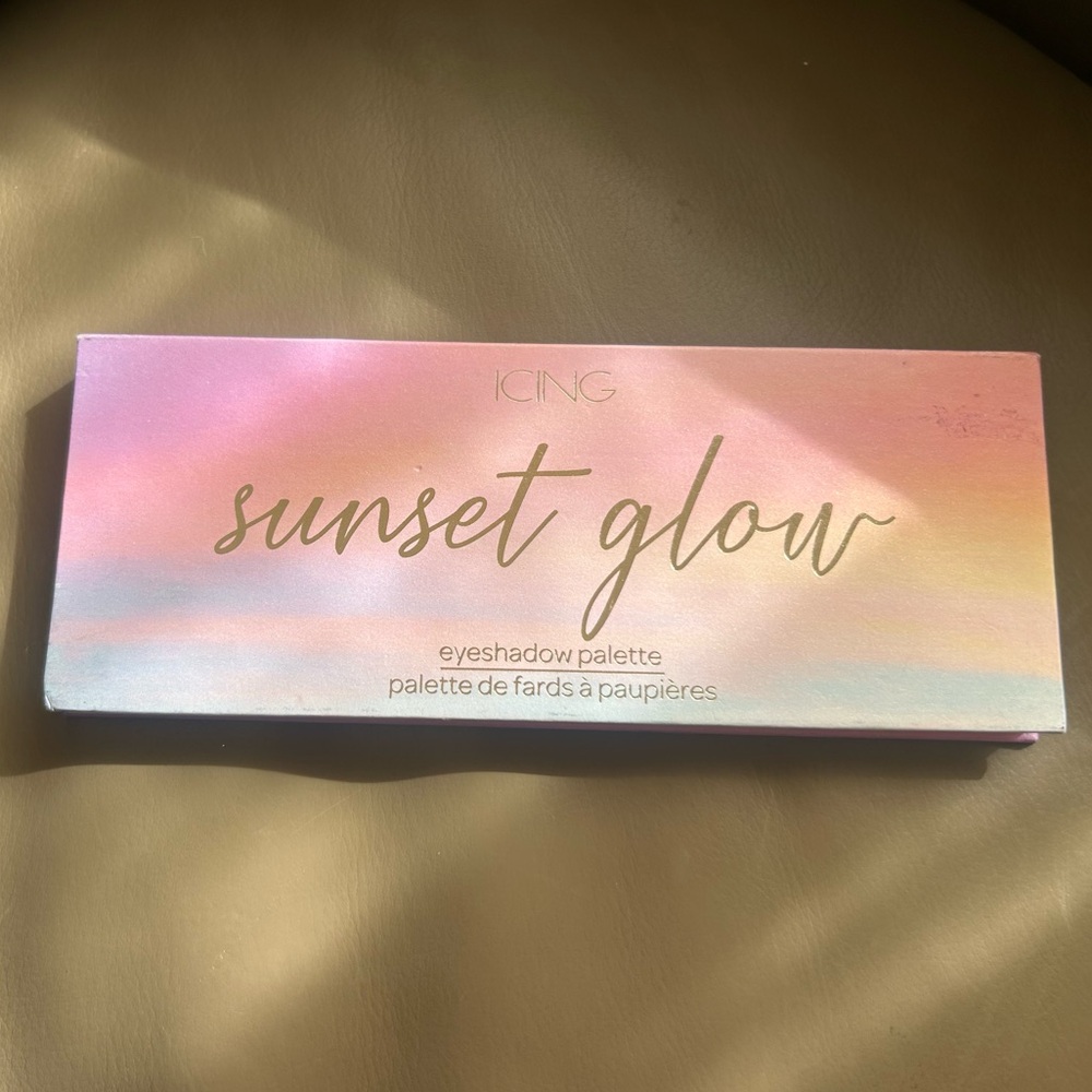Icing Sunset Glow Eyeshadow Palette with Pink and Gold Tones